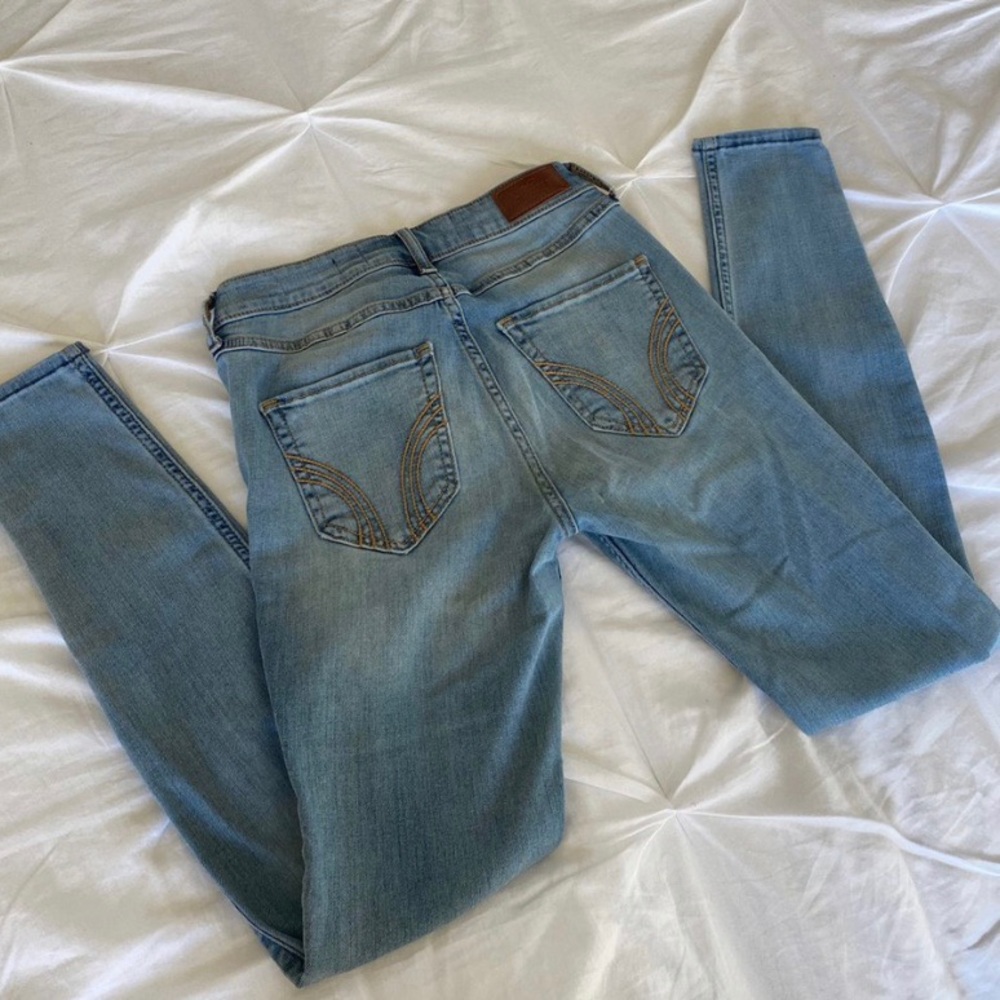 hollister medium wash skinny jeans